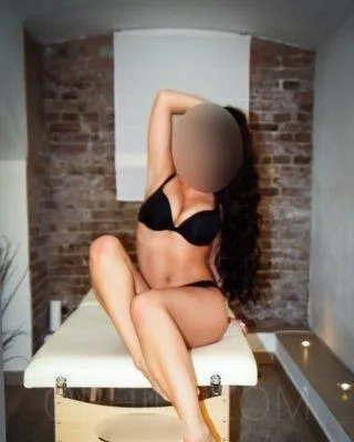 Paula escort Brno