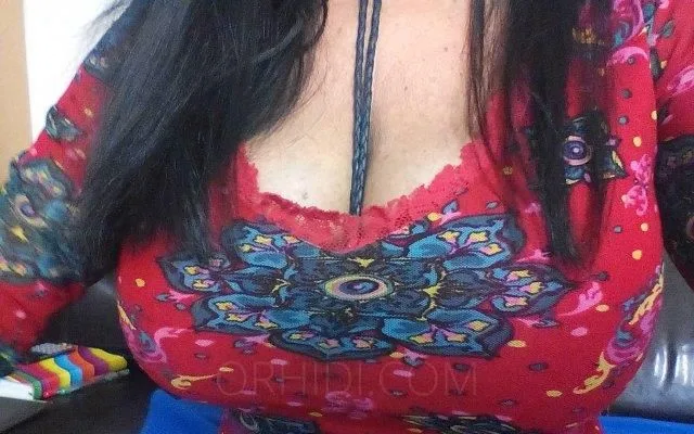 Vikywhite escort 