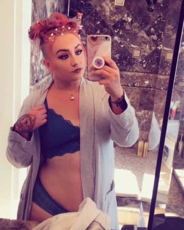 Lenka escort 